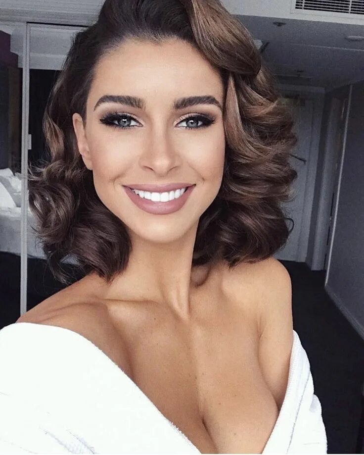 Прическа голливудские локоны на средние волосы Pin by Parko22 on Ellie Gonsalves Prom hairstyles for short hair, Short wedding 