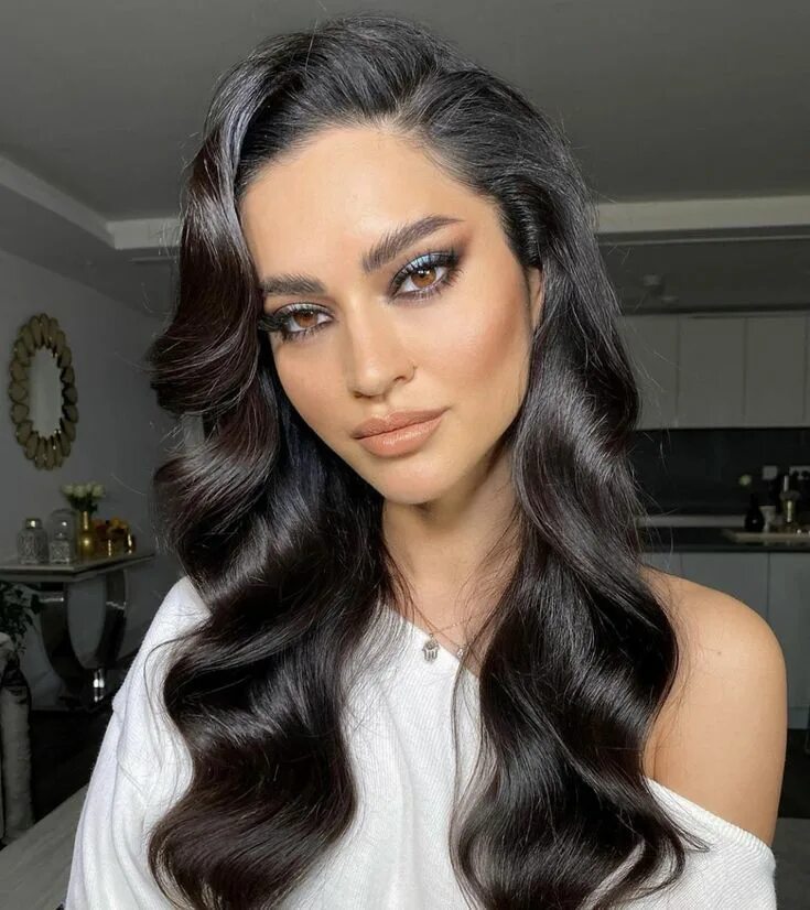 Прическа голливудские локоны на средние волосы Pin on Make up Long hair styles, Wedding hair and makeup, Beautiful hair