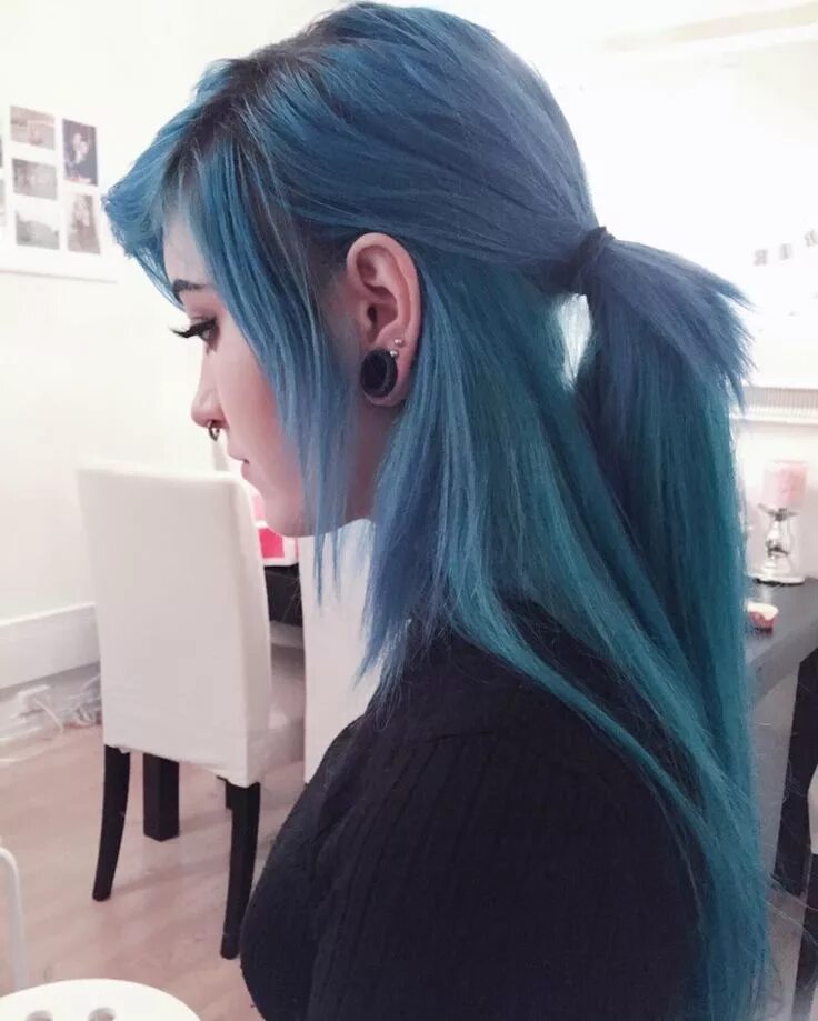 Прическа голубые волосы Blue long hair extensions by krispuuh Hair styles, Long hair styles, Emo hair