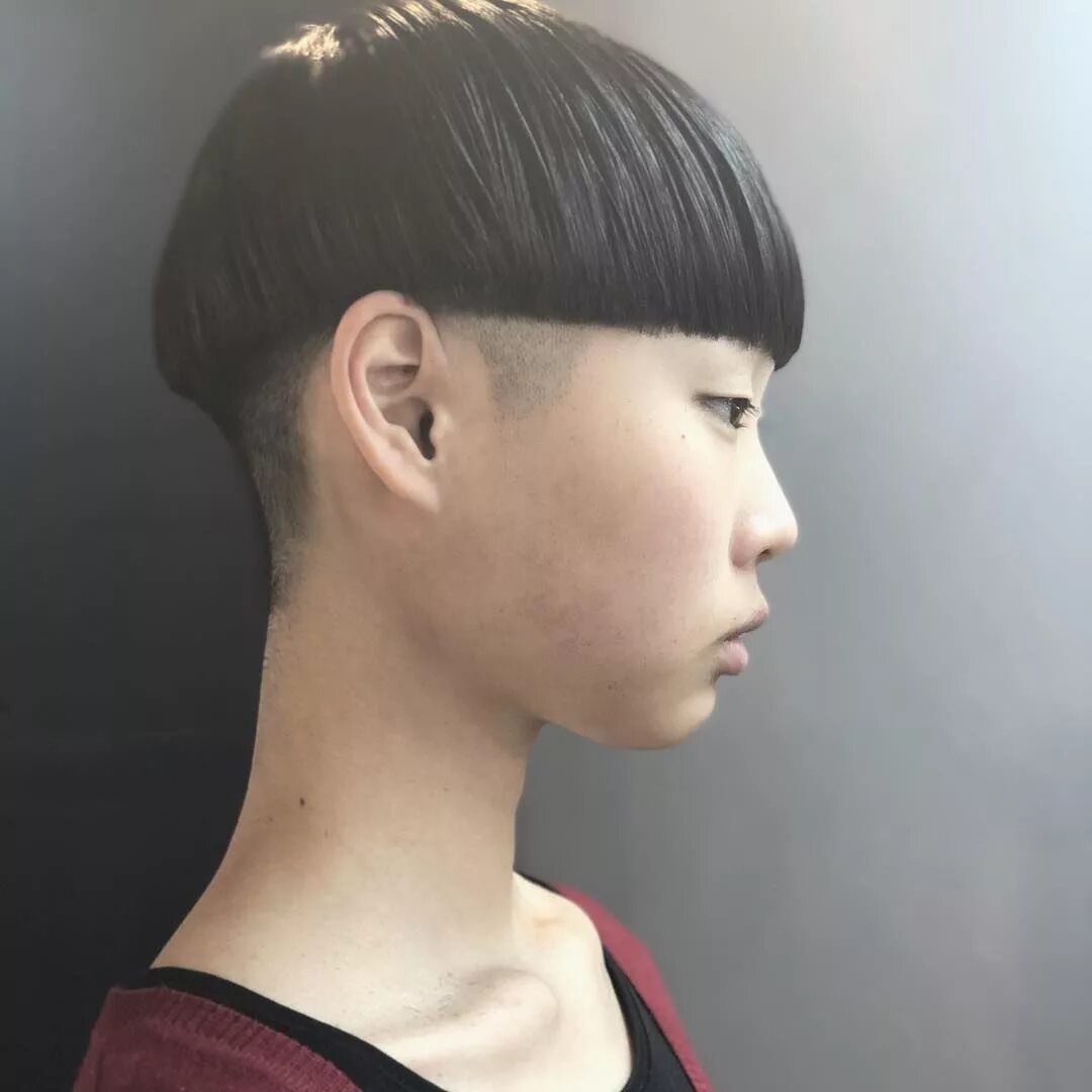 Прическа горшок для девочки girl with bob haircut / shaved sides Rasierter nacken, Rasieren, Haare