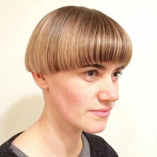 Прическа горшок женская 8 Best New Mushroom Haircut For You - PickHairstyle Bowl cut, Mushroom haircut, 