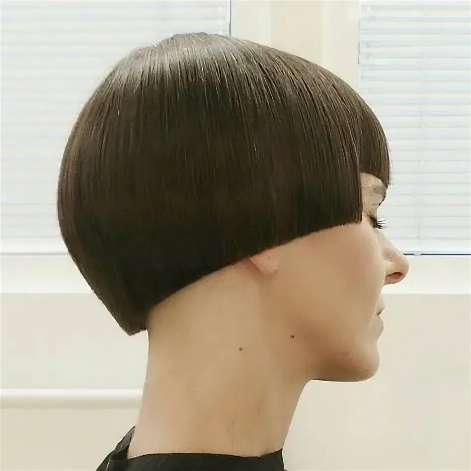 Прическа горшок женская 10 популярных идей на тему "mushroom haircut" для вдохновения