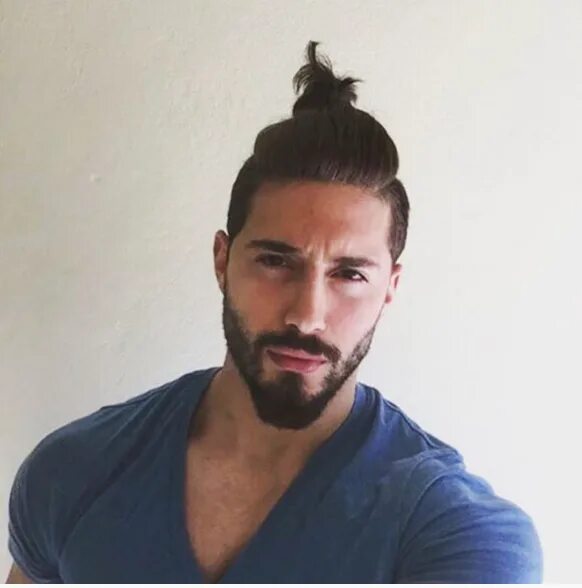 Прическа гулька мужская Man bun Man bun styles, Beard styles for men, Man bun