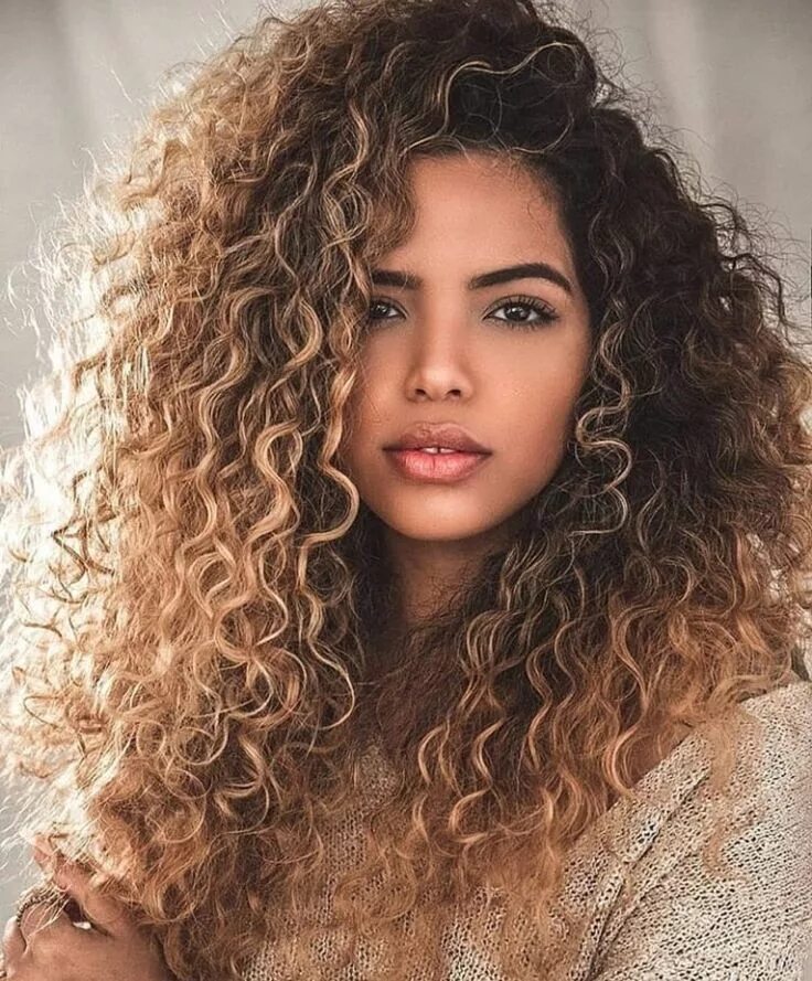 Прическа химия женская на длинные волосы Pin on ✩ C U R L S ✩ Curly hair styles, Hair color balayage, Colored curly hair