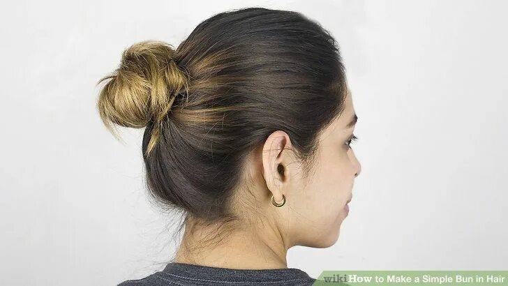 Прическа хвост для женщин How to Do a Quick and Easy Hair Bun Bun hairstyles for long hair, Easy hairstyle