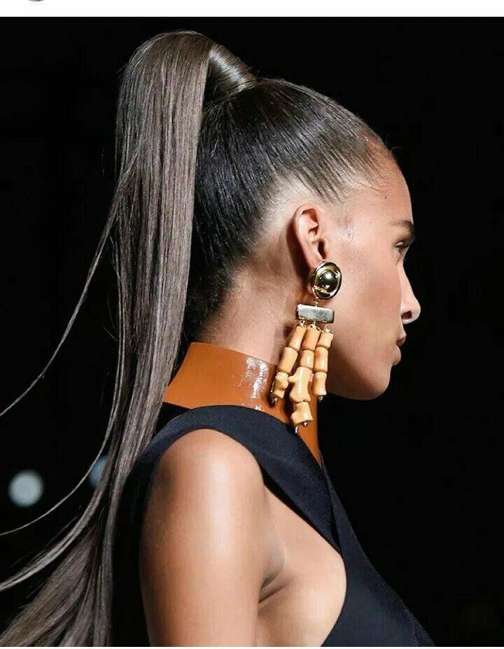 Прическа хвост на длинные прямые Pin by Strictly Stylish on earring High ponytail hairstyles, Hair styles, Sleek 