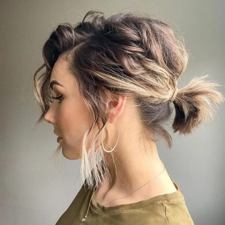 Прическа хвост на короткие волосы 23 Trendy Layered Bob Hairstyles For 2020 - Petanouva Coda di cavallo corta, Acc