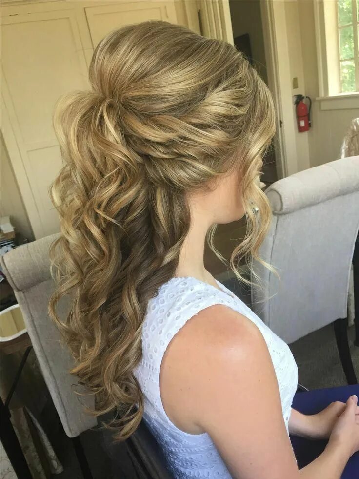 Прическа хвост на средние волосы с кудрями The 16 Most Popular Hairstyles on Pinterest Right Now Long hair styles, Wedding 