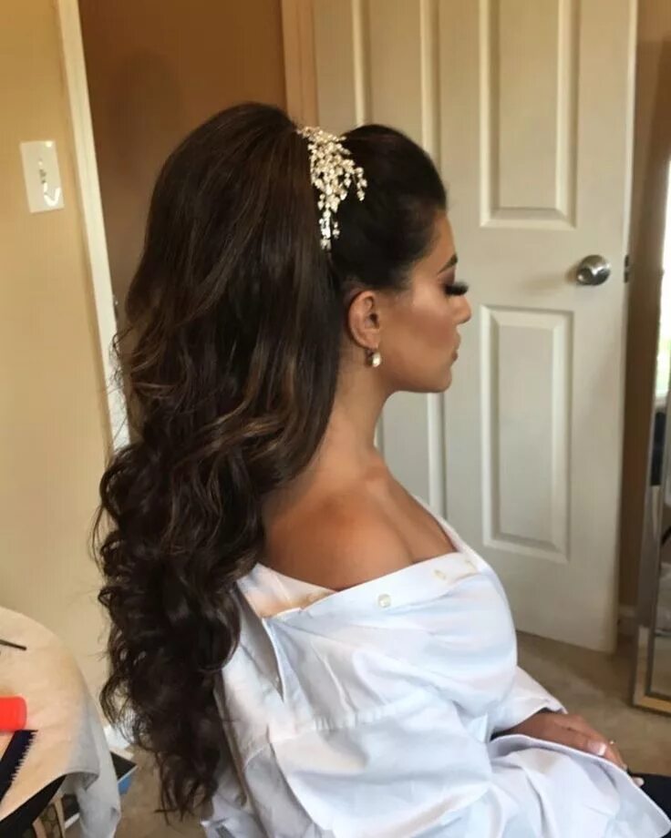 Прическа хвост на свадьбу длинные волосы Este posibil ca imaginea să conţină: 1 persoană Wedding hairstyles for long hair