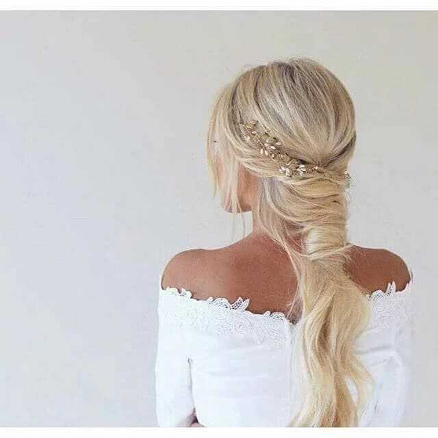 Прическа хвост на свадьбу длинные волосы Beautiful Mini Twists Into Long Loose Ponytail #Weddinghairstyles in 2019 Weddin