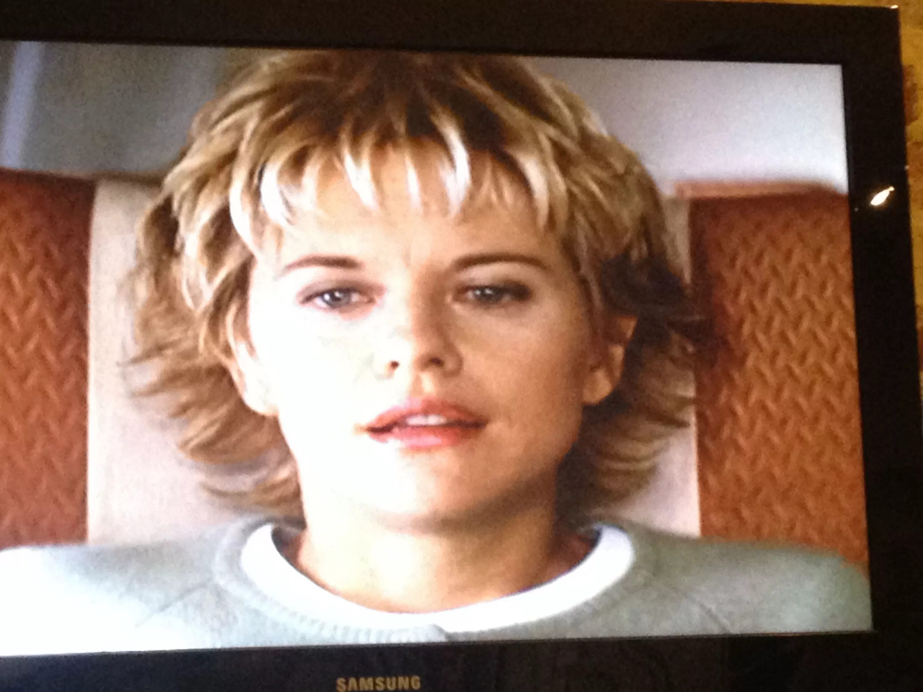 Прическа как меган райн французский поцелуй фото Inimitable Meg Ryan in French Kiss Hair cuts, Short hair styles, Meg ryan haircu