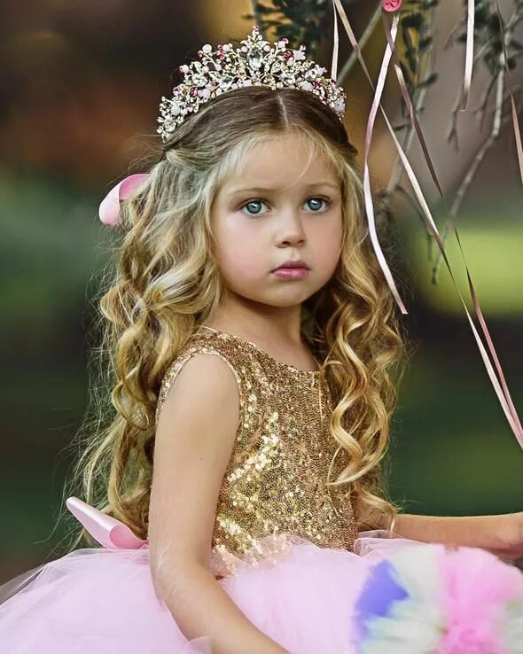 Прическа как у принцессы для девочки Pink Princess Birthday Crown Fiesta de la patrulla canina, Ropa para niñas y Ves