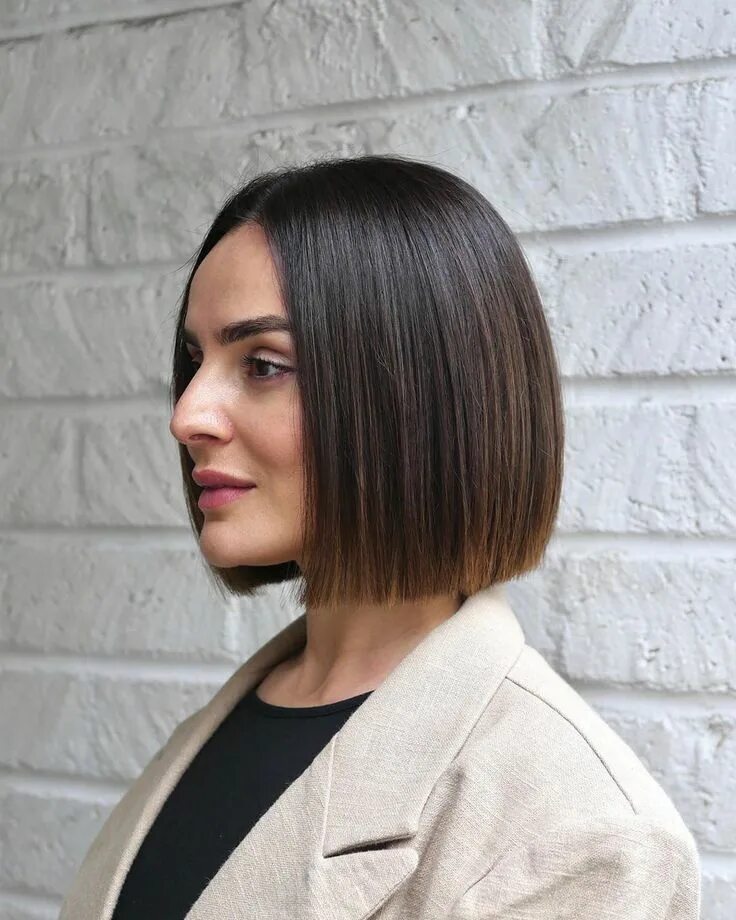 Прическа каре 2024 год 23 Perfect Short Bob Haircuts and Hairstyles Medium hair styles, Classic bob hai