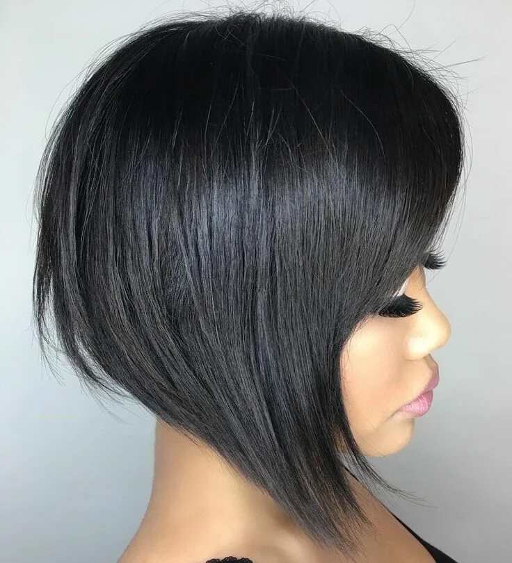 Прическа каре черного цвета Feminine Black Bob with Fringy Front Pieces Short bob haircuts, Bobs haircuts, A