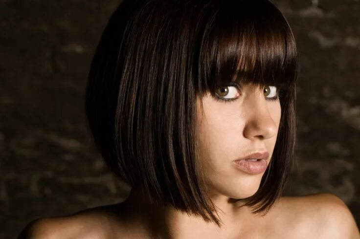 Прическа каре девушкам с челкой Straight hairstyles in 2024 Short hair styles for round faces, Long hair styles,