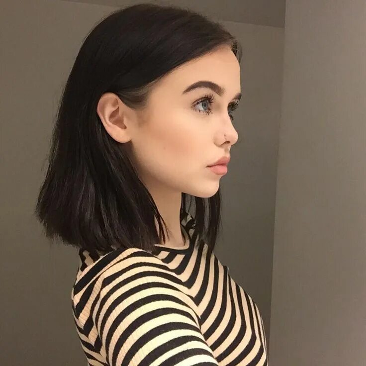 Прическа каре эстетика PINTEREST: @ Eviemercs INSTAGRAM: @ Eviemercs Short hair styles, Medium hair sty