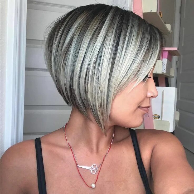 Прическа каре мелирование 19 photos de coupes platines Passion Carré Thick hair styles, Short layered bob 