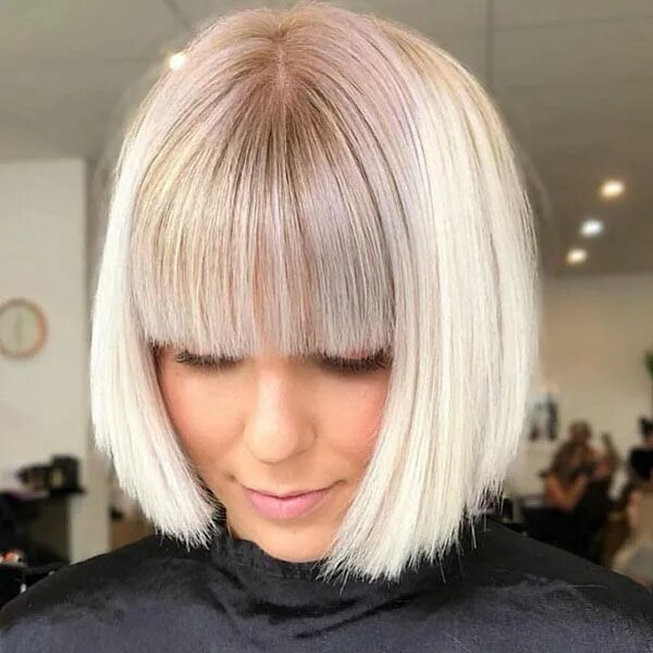 Прическа каре с челкой блонд 52- Asymmetrical Bob Short hair with bangs, Wavy bob hairstyles, Short bob hairs