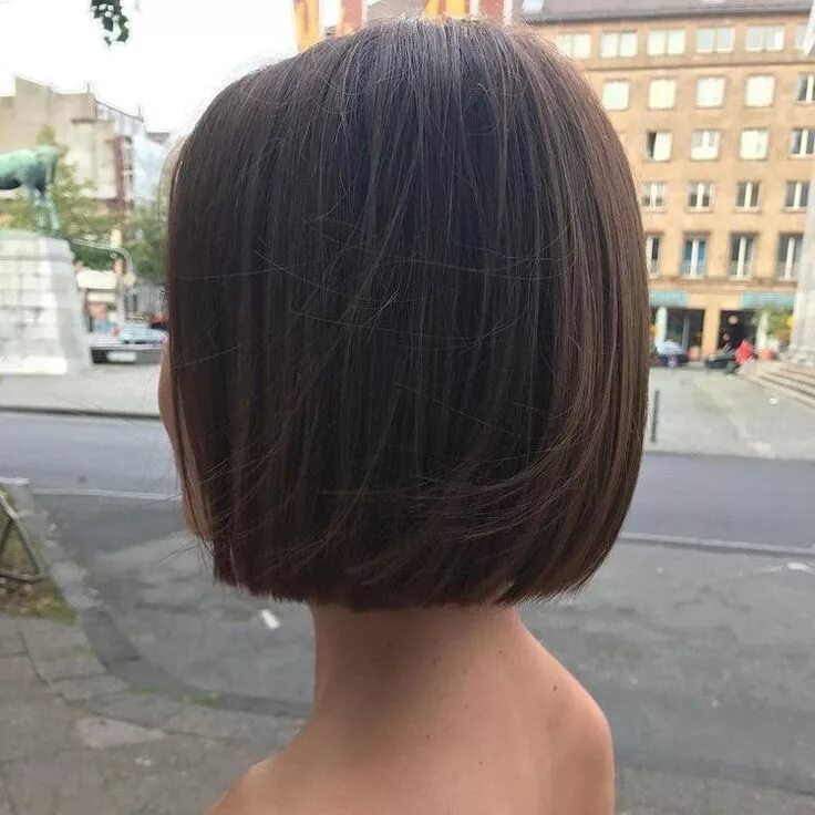 Прическа каре с длинными волосами сзади Pin on Włosy Thick hair styles, Bobs for thin hair, Bob hairstyles