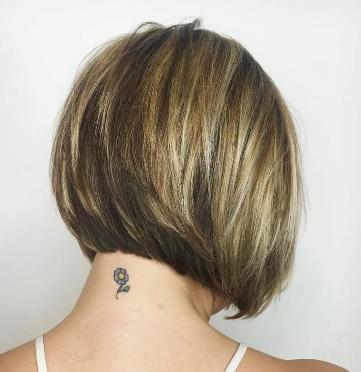 Прическа каре с поднятым затылком 60 Trendy Layered Bob Haircuts to Try in 2024 Trendy layered bob haircuts, Short