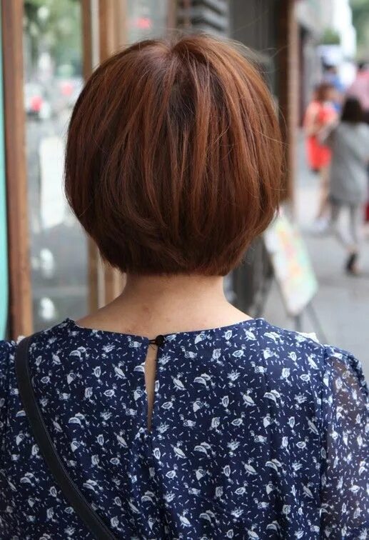 Прическа каре со спины Back View of Cute Korean Bob Haircut - K-Pop hairstyles - Hairstyles Weekly Shor