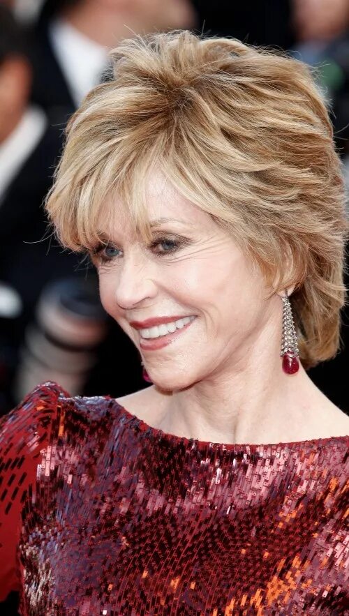 Прическа каскад для женщин 60 лет Jane Fonda's hair Short sassy hair, Short hair styles, Hairstyles for thin hair