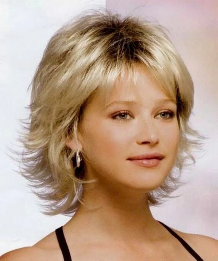 Прическа каскад короткий без челки Модная стрижка женская на средние волосы Short hairstyles for thick hair, Medium