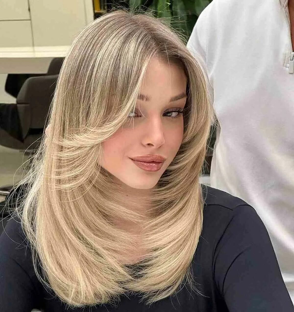 Прическа каскад на длинные волосы 2023 Pin de Carol Applegarth en Hair style Cabello en capas, Cortes de pelo, Peinados