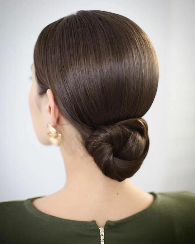 Прическа комель на средние волосы Lena Bogucharskaya (@lenabogucharskaya) * Fotos y vídeos de Instagram Hair bun t