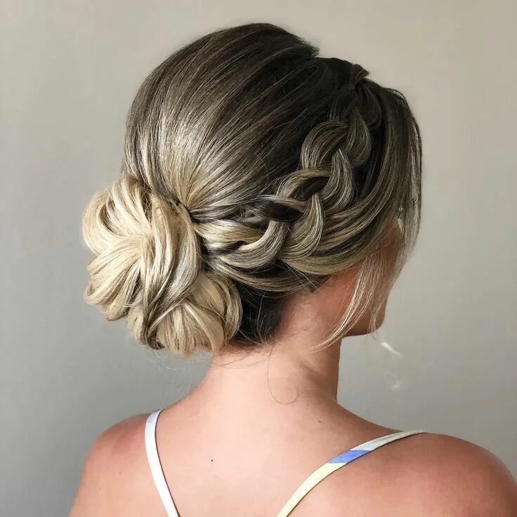 Прическа комель на средние волосы Elegant Braided Updo Hairstyle