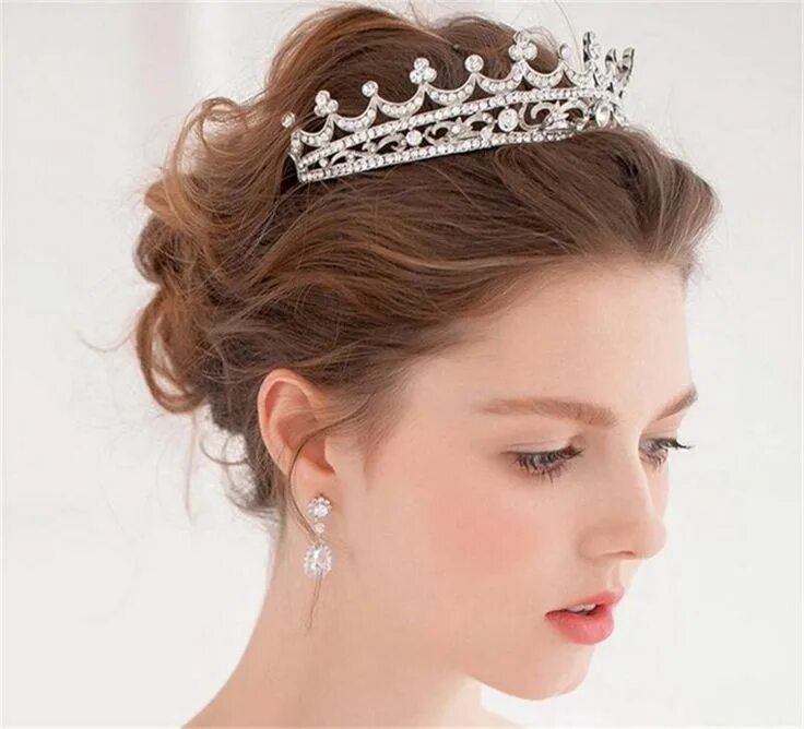 Прическа корона на средние волосы 40+ Beautiful Wedding Hairstyle With Crown For Amazing Bride Wedding hairstyles 