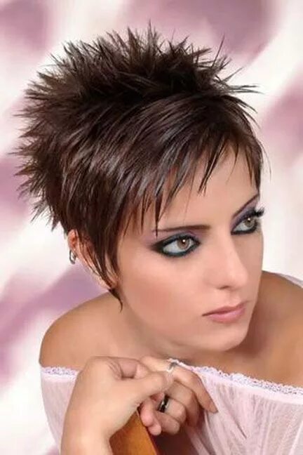 Прическа короткая перьями Épinglé sur new short hair cut!! Cheveux très courts, Coupe de cheveux courte, C