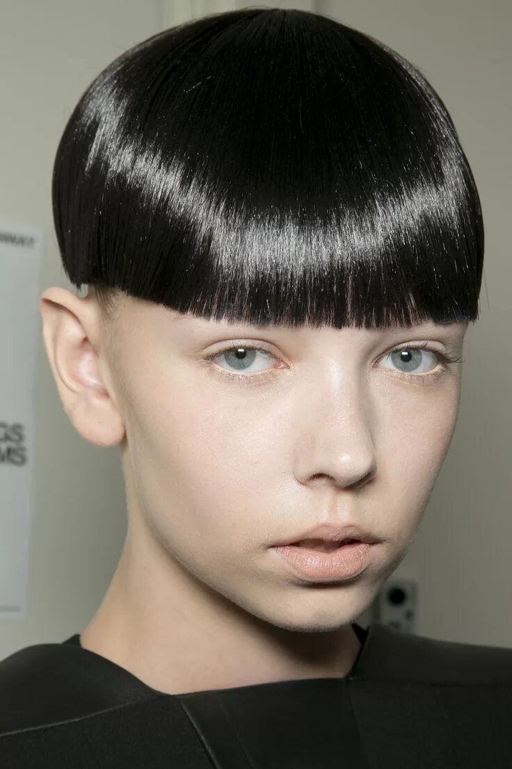 Прическа короткая ровная челка Beauty at Rad Hourani Haute Couture Spring 2013 メ ン ズ ヘ ア ス タ イ ル シ ョ-ト, ヘ ア カ ッ