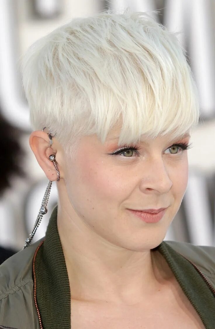 Прическа короткая светлая 25 Examples of Platinum Blonde Hair That Actually Look Natural Short hair color,