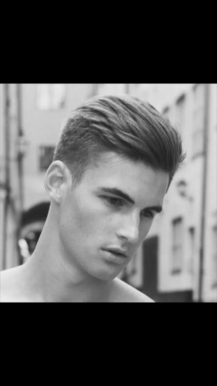 Прическа короткие бока длинная челка Pin on He Him His Mens hairstyles undercut, Short hipster hair, Thick hair style