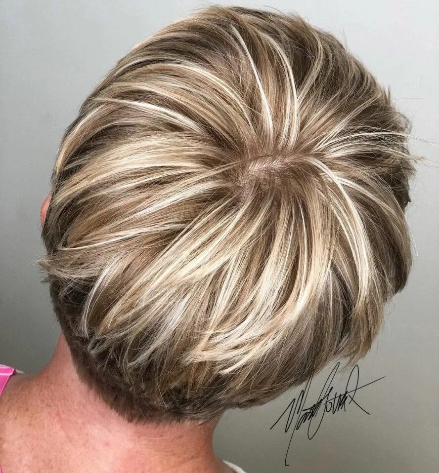 Прическа короткие волосы мелирование Blonde pixie cuts, Blonde pixie hair, Pixie hairstyles