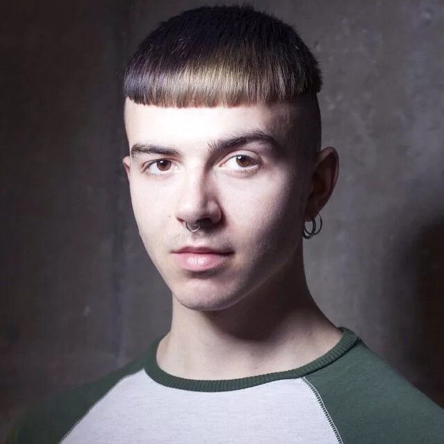 Прическа короткий горшок Pin auf Men's bowlcut high Frisuren, Männer