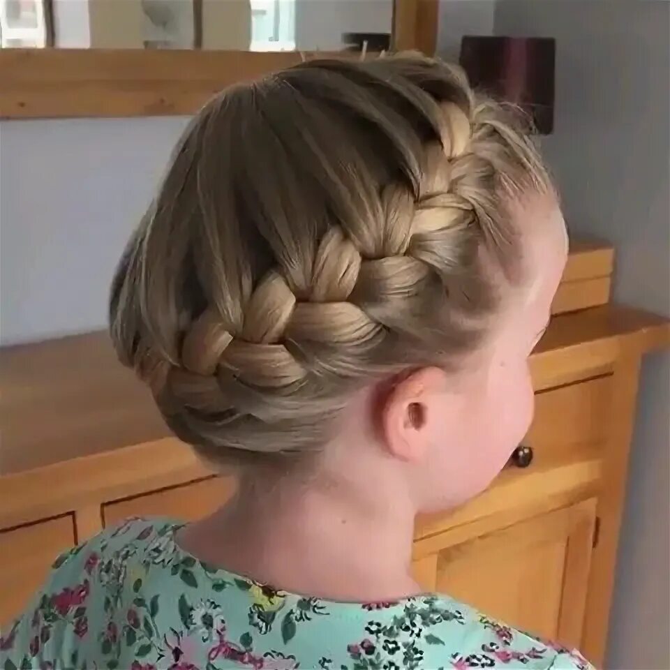 Прическа корзинка для девочки Видео "Видео "12 Braided Bun Hairstyles You Cannot Miss"" Идеи причесок, Детские