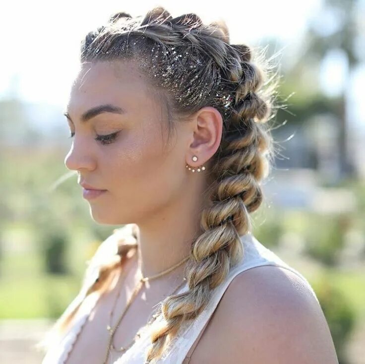 Прическа коса женская Get the Look: 4 Fun Festival Hairstyles from Coachella Party hairstyles for long