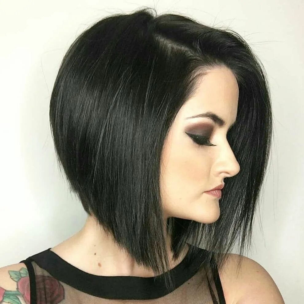 Прическа косое каре женская 23 Perfect Short Bob Haircuts and Hairstyles Thick hair styles, Short hairstyles