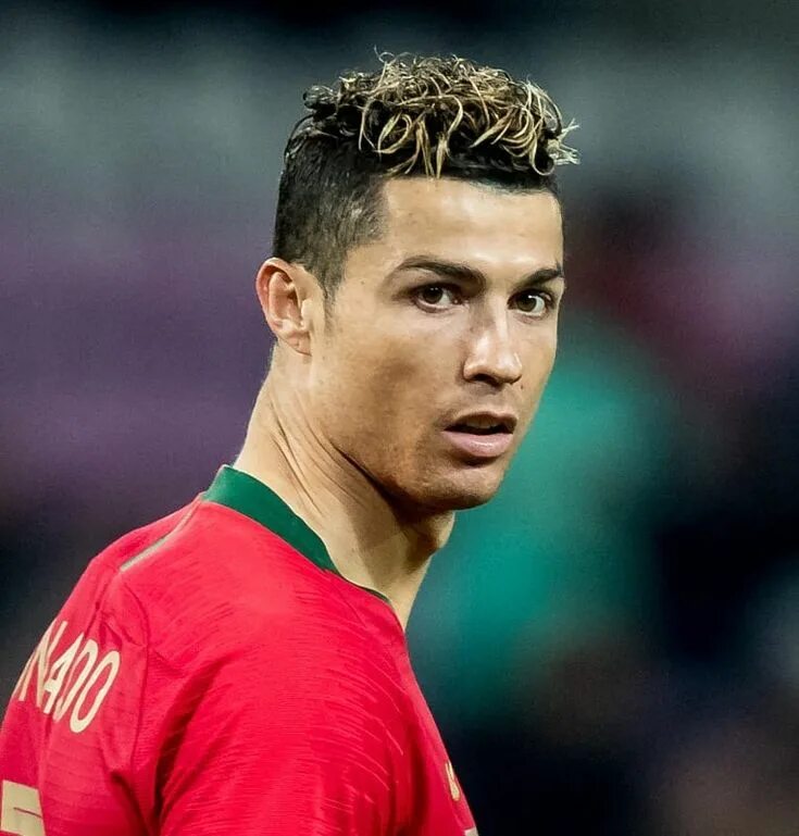 Прическа криштиану роналду в 2024 году The Haircut Of Cristiano Ronaldo: A Style Icon in 2024 Cristiano ronaldo hairsty