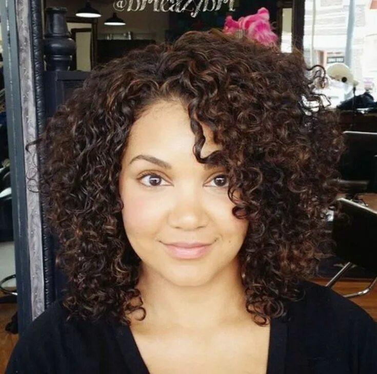 Прическа круглое лицо кудрявые волосы black curly hairstyle Haircuts for curly hair, Bob haircut curly, Curly hair sty