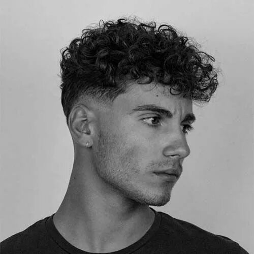 Прическа кудри мужская Curly Undercut: 30 Modern Curly Hair Undercut for Men Modern curly hair, Curly h