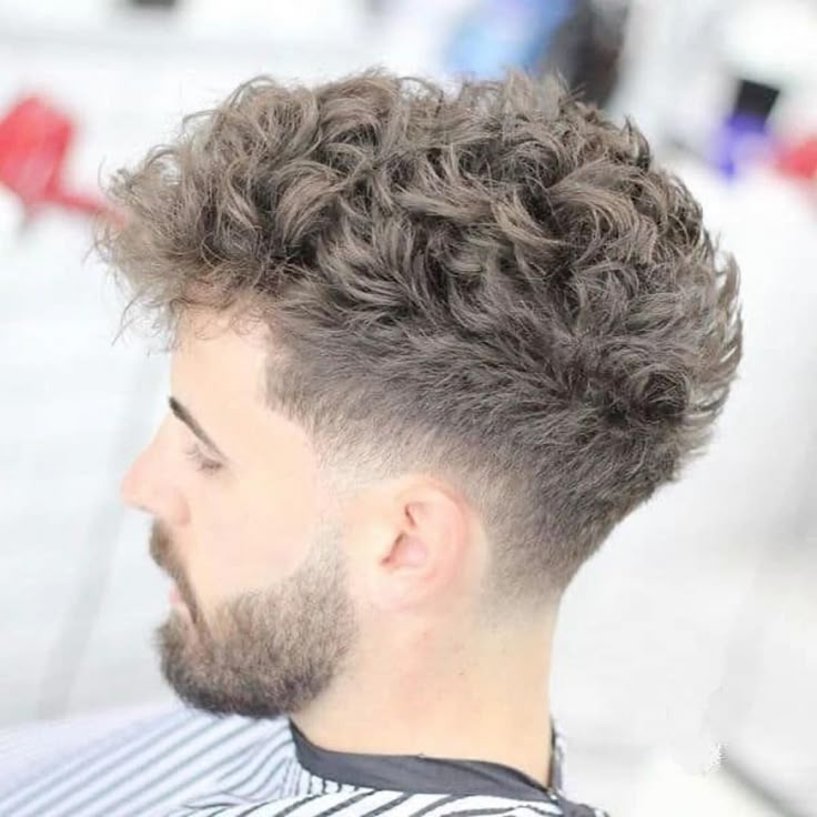 Прическа кудри на короткие волосы мужские curly hair style for men Men haircut curly hair, Undercut curly hair, Modern cur