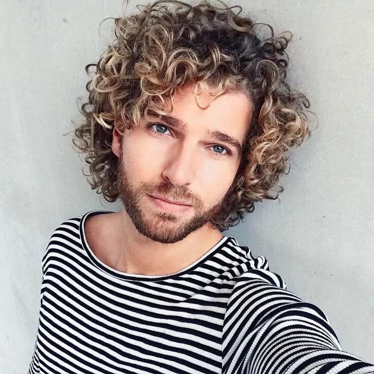 Прическа кудри на средние мужские long curly hair for men / curly hair men inspiration / cabelos cacheados homens 