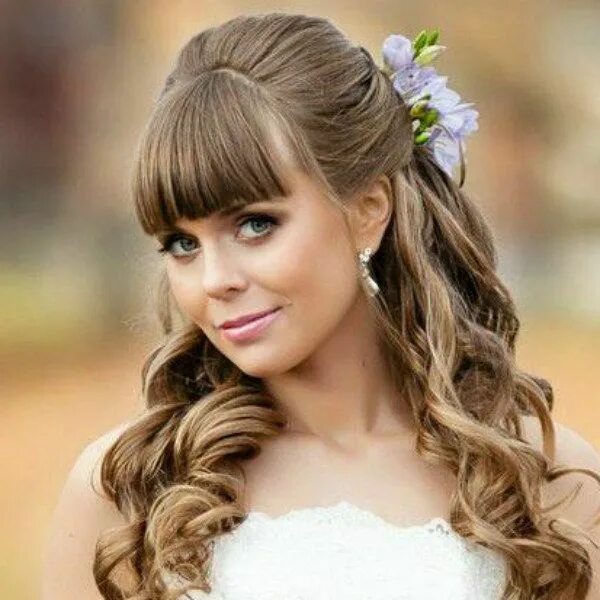 Прическа кудри на средние волосы с челкой Beautiful festive hairstyles for medium hair that you can make by yourself