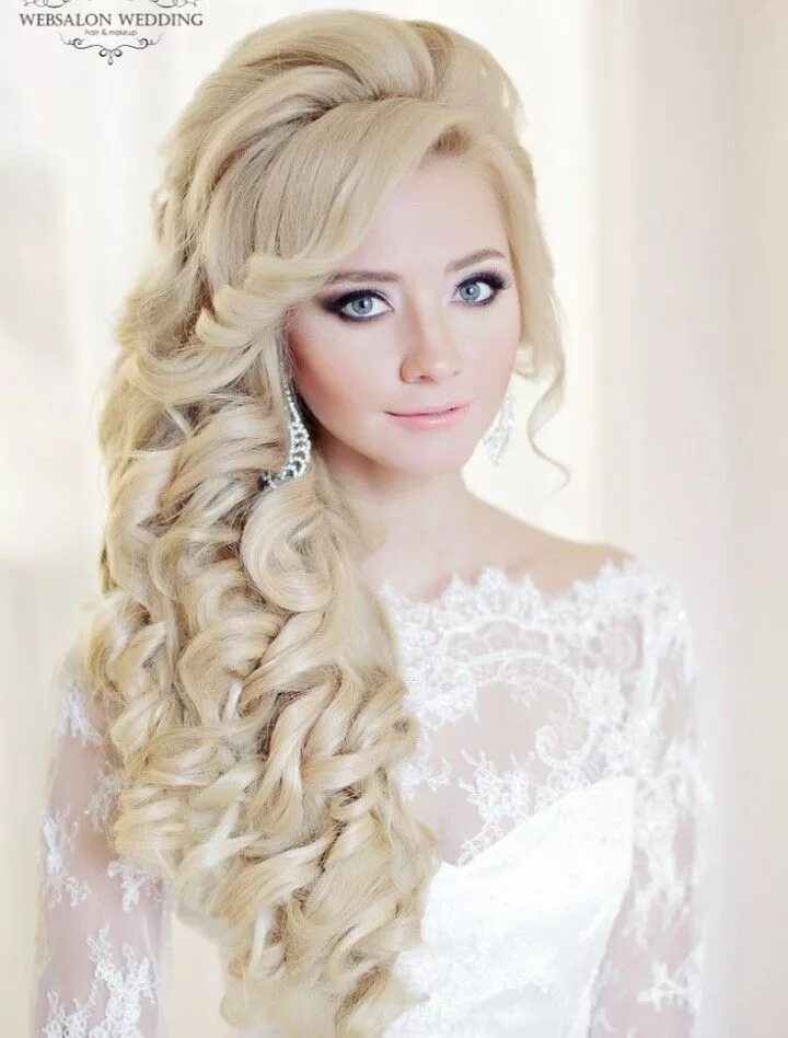 Прическа кудри на средние волосы свадьбу Glamorous Wedding Hairstyles with Curls - MODwedding Glamorous wedding hair, Lon