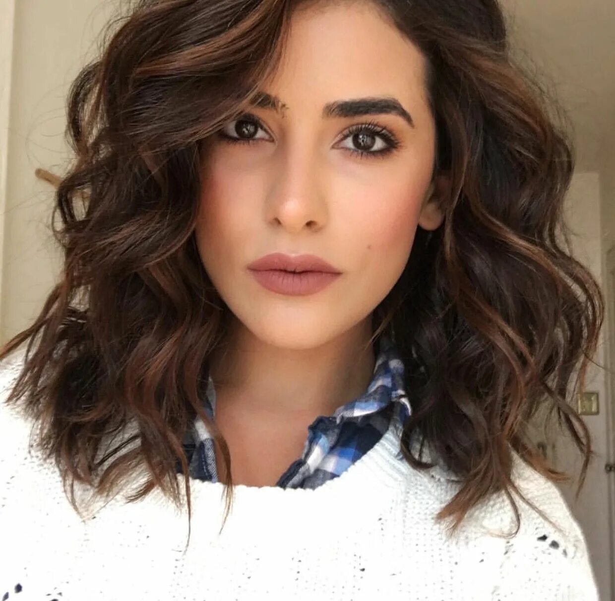 Прическа кудри на среднюю длину Short wavy hair Cabello medio ondulado, Pelo medio corto, Cabello medio