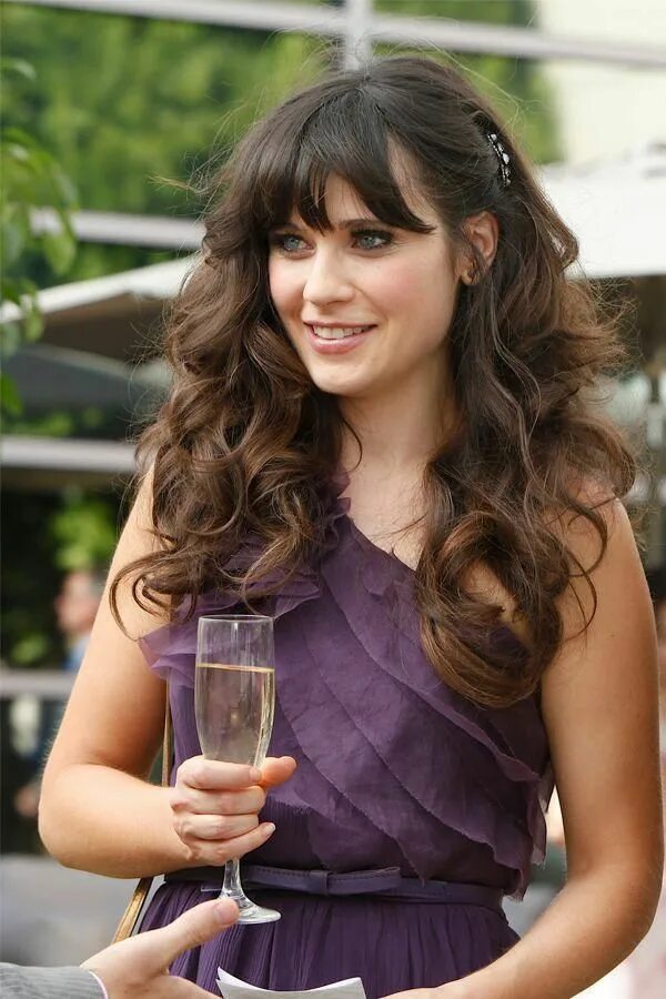 Прическа кудри с длинной челкой Perfect hair - formal idea #curlyhairwithbangs curly hair wi Zooey deschanel hai