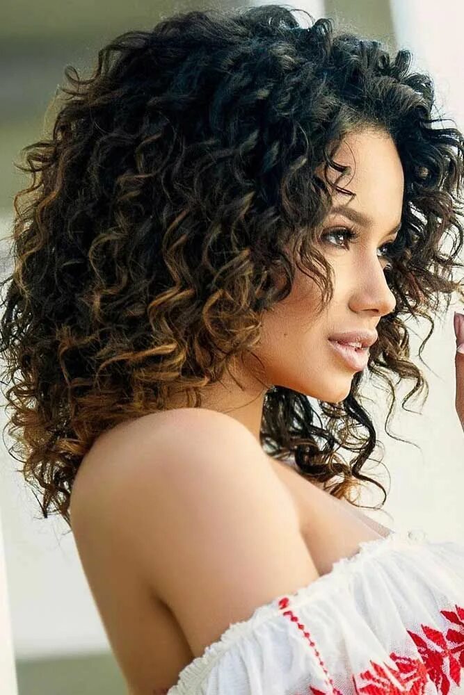 Прическа кудряшка фото Undeniably Pretty Hairstyles For Curly Hair Tinte para cabello rizado, Cabello r